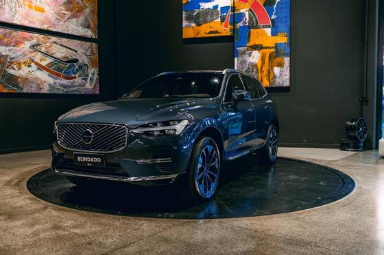 VOLVO XC60 2.0 T8 PHEV ULTRA AWD GEARTRONIC